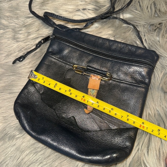 ILZE HEIDER Wisconsin Designer Leather Black Vintage Crossbody Bag - Picture 6 of 8